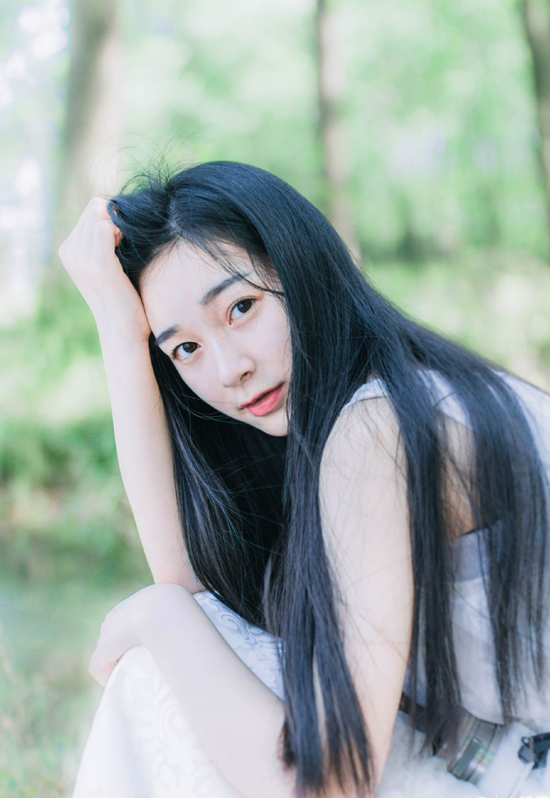 偶尔抱怨一次人生可能是某种情感的宣泄，也无不可，但习惯性的抱怨而不谋求改变，便是不聪明的人了。——三毛《亲爱的三毛》
